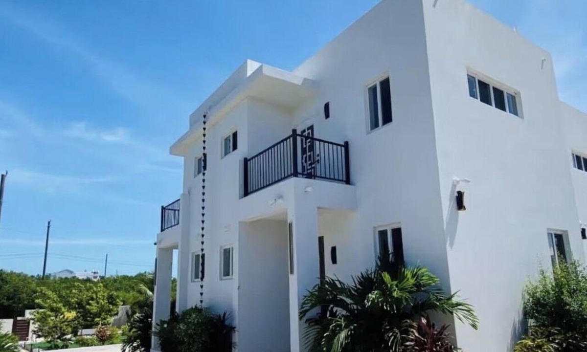 Discovery Bay House | 5 minutes Drive to the Beach.Dreamz Retreat Villa Your Tropical Taste.