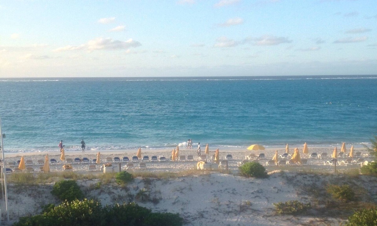 Grace Bay Condo | ALEXANDRA RESORT 2 BEDROOM 3 BATHROOM OCEANFRONT CONDO Jan 9-Jan 16 2027 only