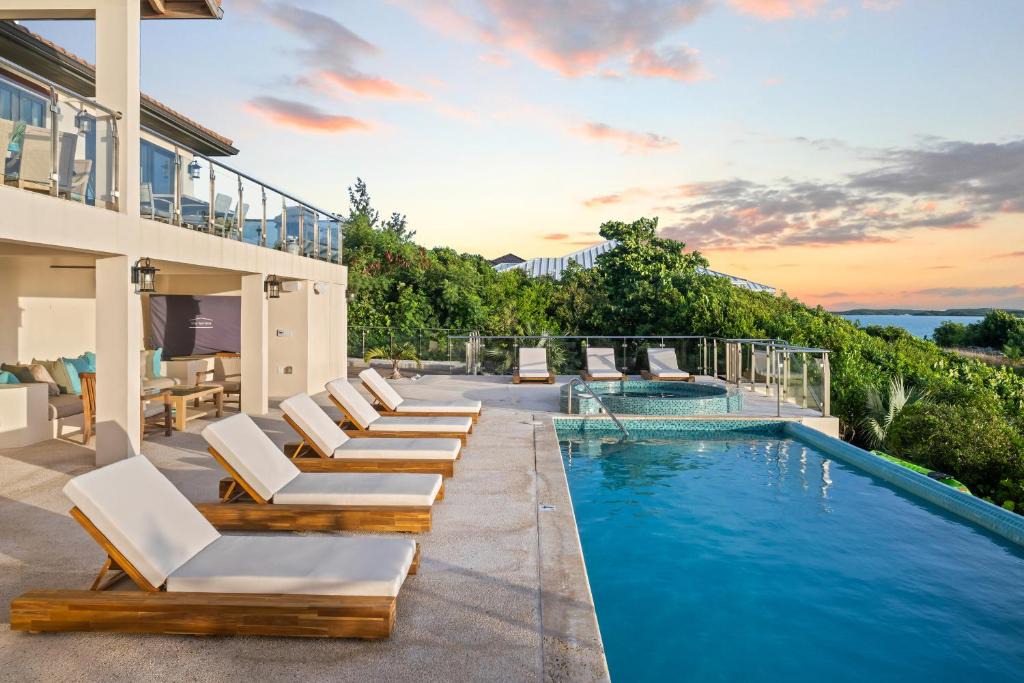 Ocean Point Villa | Alta Bella Villa 8 Bdr Oceanfront Nordic Spa