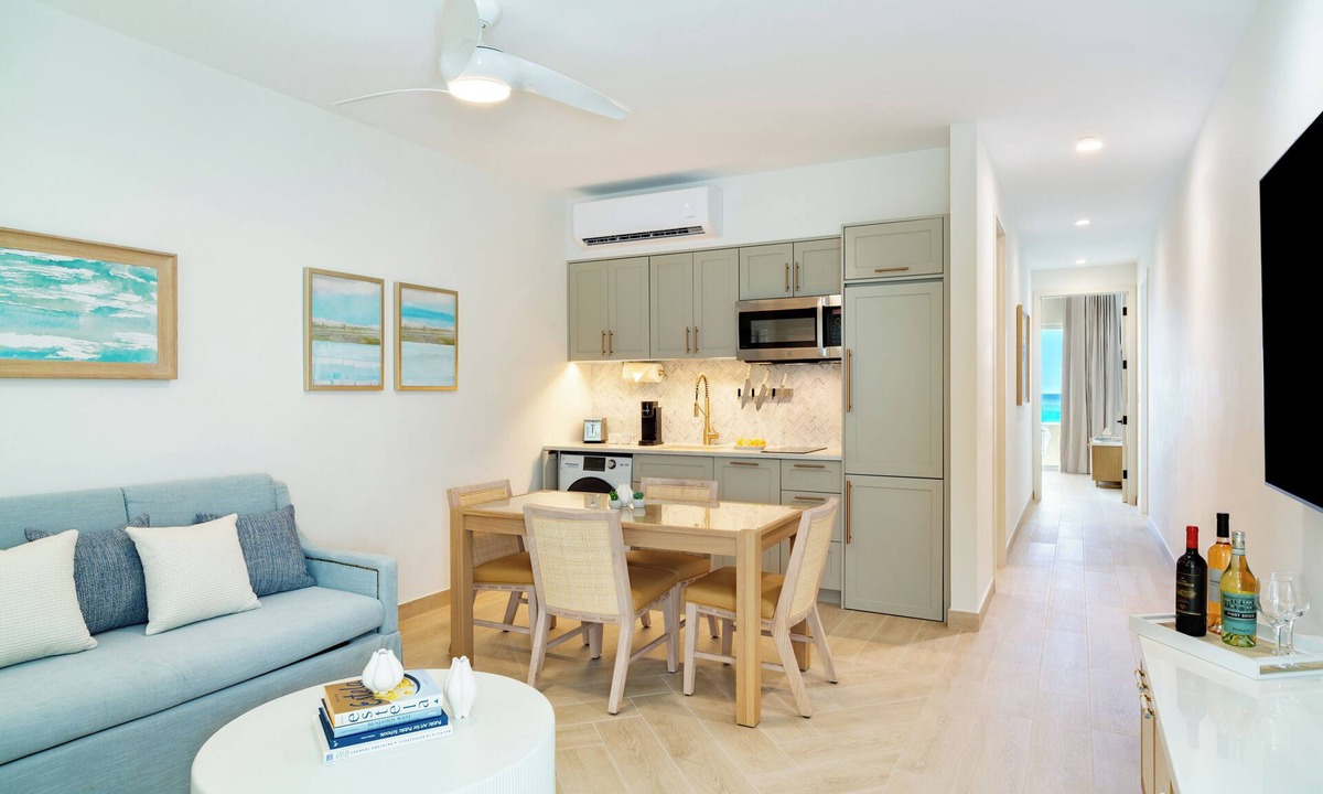 The Bight Hotel | Beachfront at Windsong on the Reef