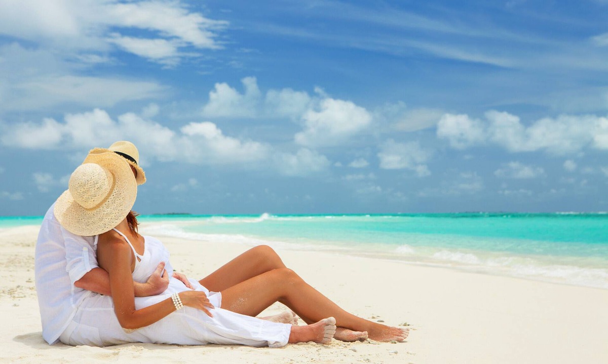 Grace Bay Condo | BEACHFRONT PH 302 Grace Bay Villa Renaissance -No car needed. Sept-Nov 10% off.