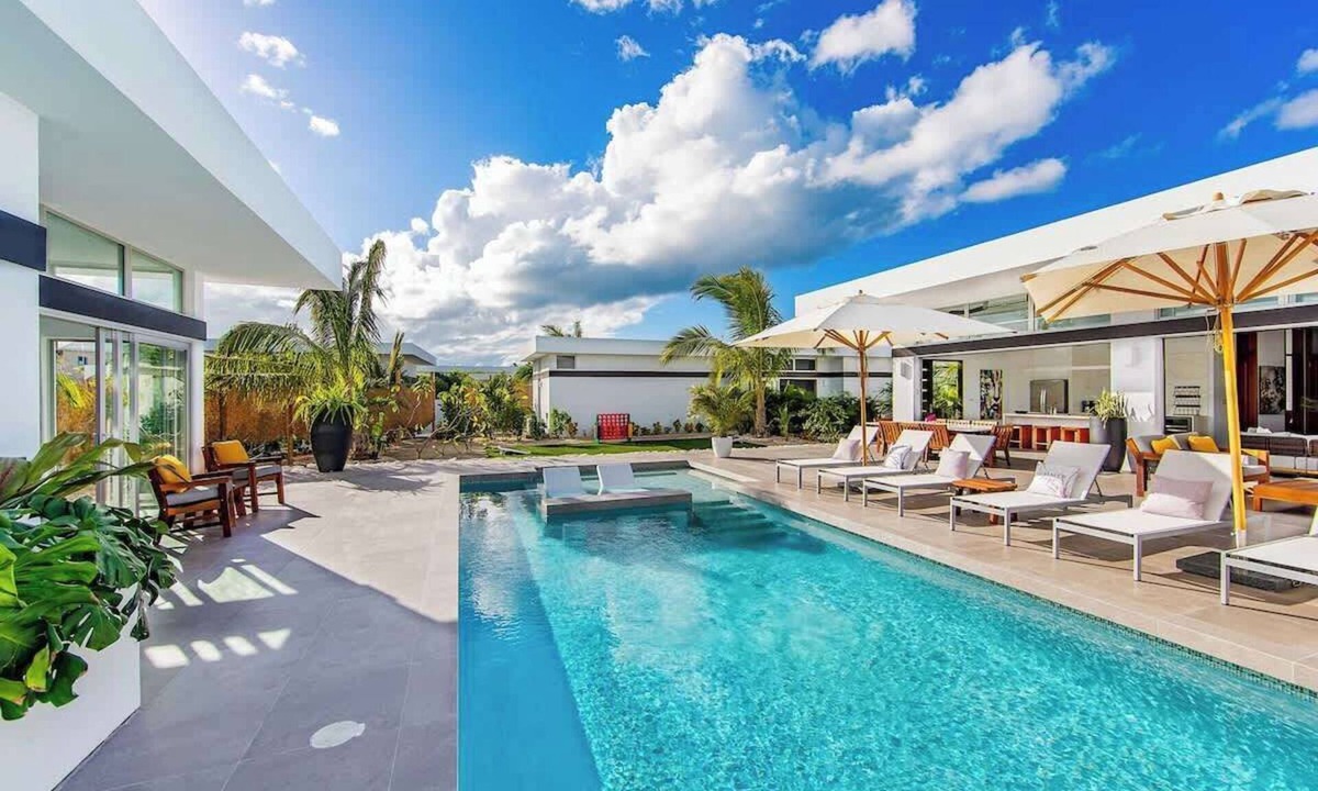 Long Bay Hills Villa | Beachside Family Retreat with Pool - White Villas