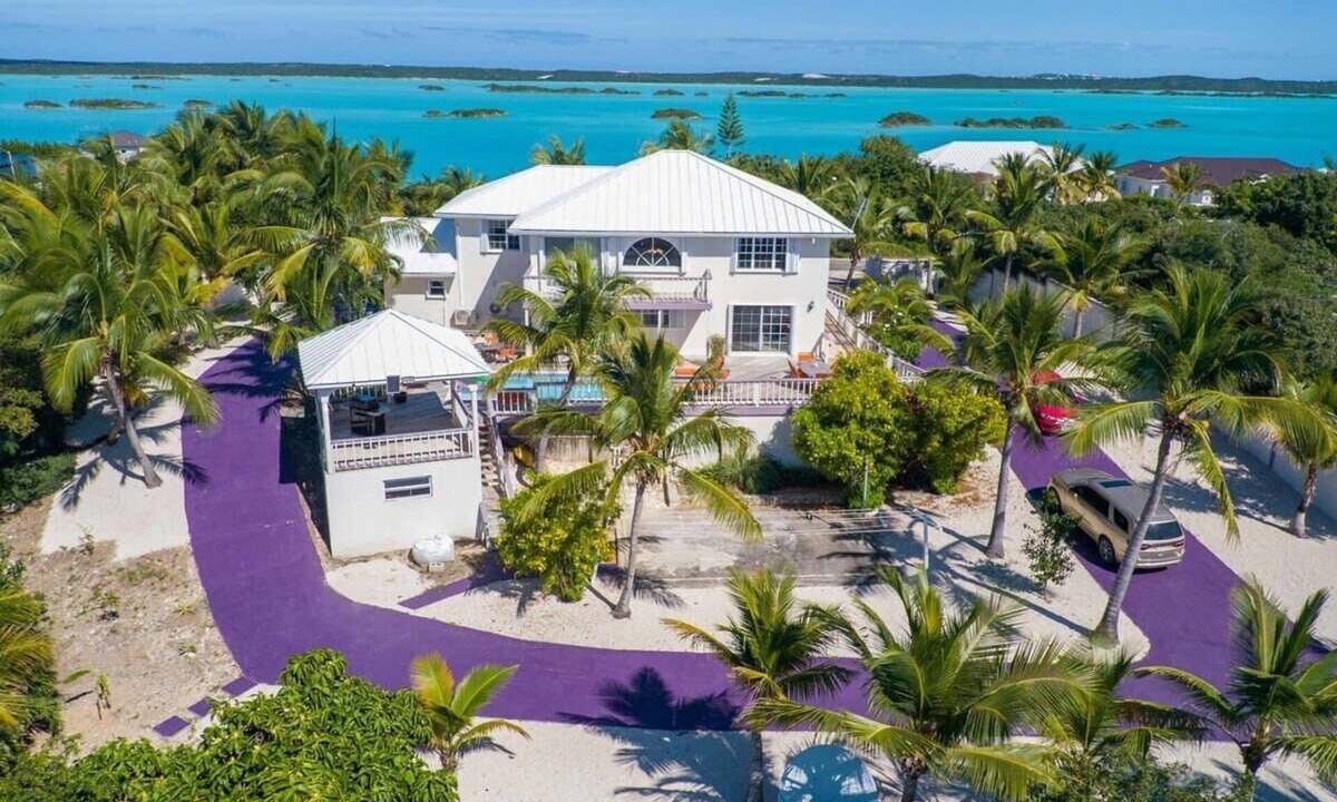 Ocean Point House | Chalk Sound Waterfront: Pool, Spa Tub & Kayaks