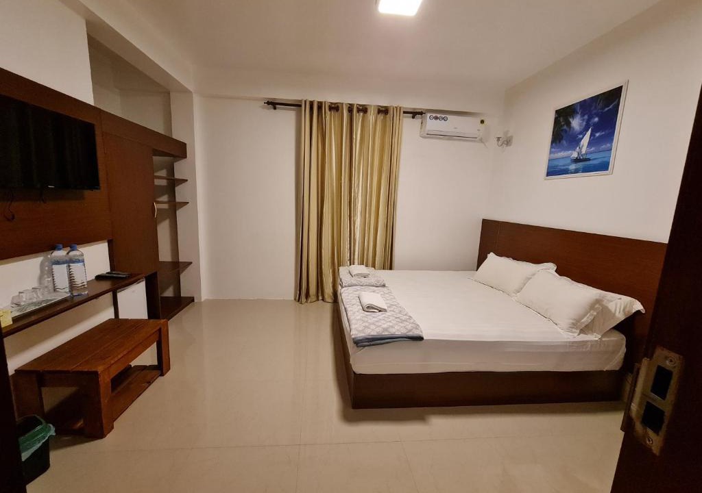 Dhangethi House | CrystaL Dives