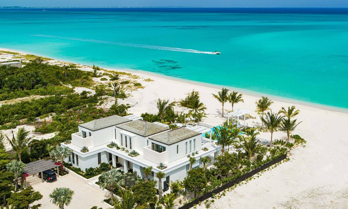 Leeward Settlement Villa | Emerald Pavilion 7BR