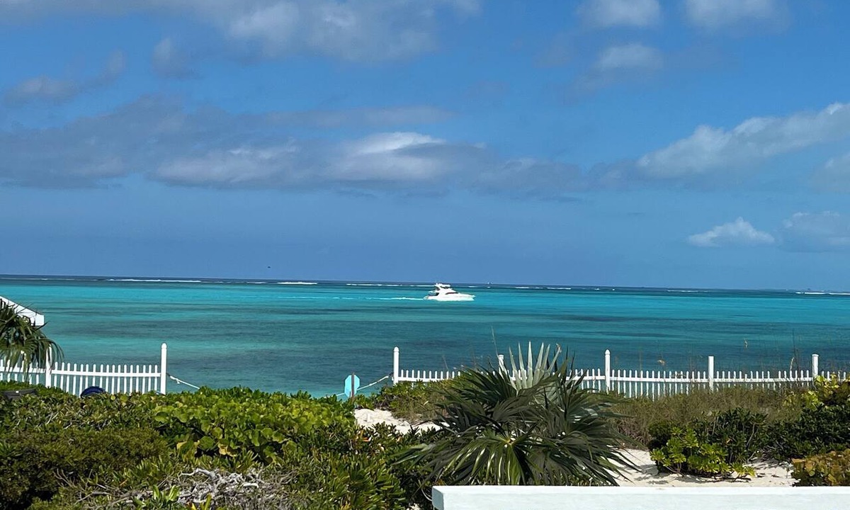 Providenciales House | GRACE BAY BEACH VILLA WITH POOL ! FABULOUS VIEWS FROM EVERYWHERE!