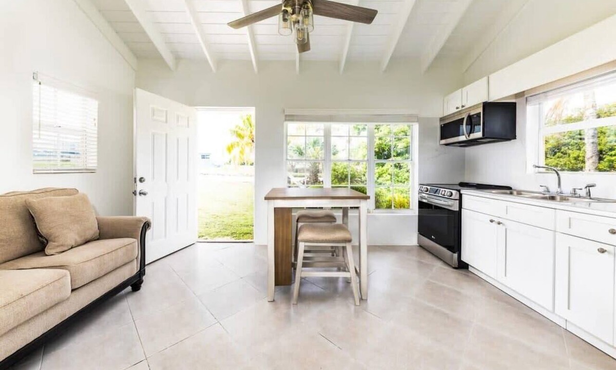 Bottle Creek House | Lagoon Home with Beach Access & Bikes Included