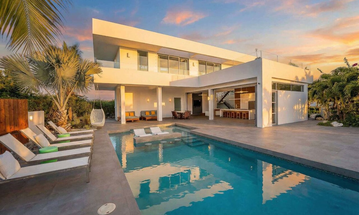 Long Bay Villa | Luxurious Elite Villa w/Pool and Beach Access (12)