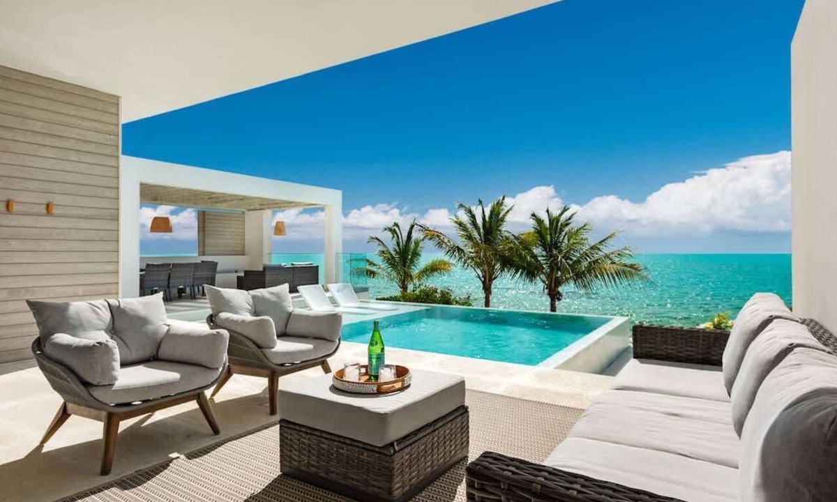 Leeward Settlement Villa | Oceanfront Villa with Private Pool & Spectacular