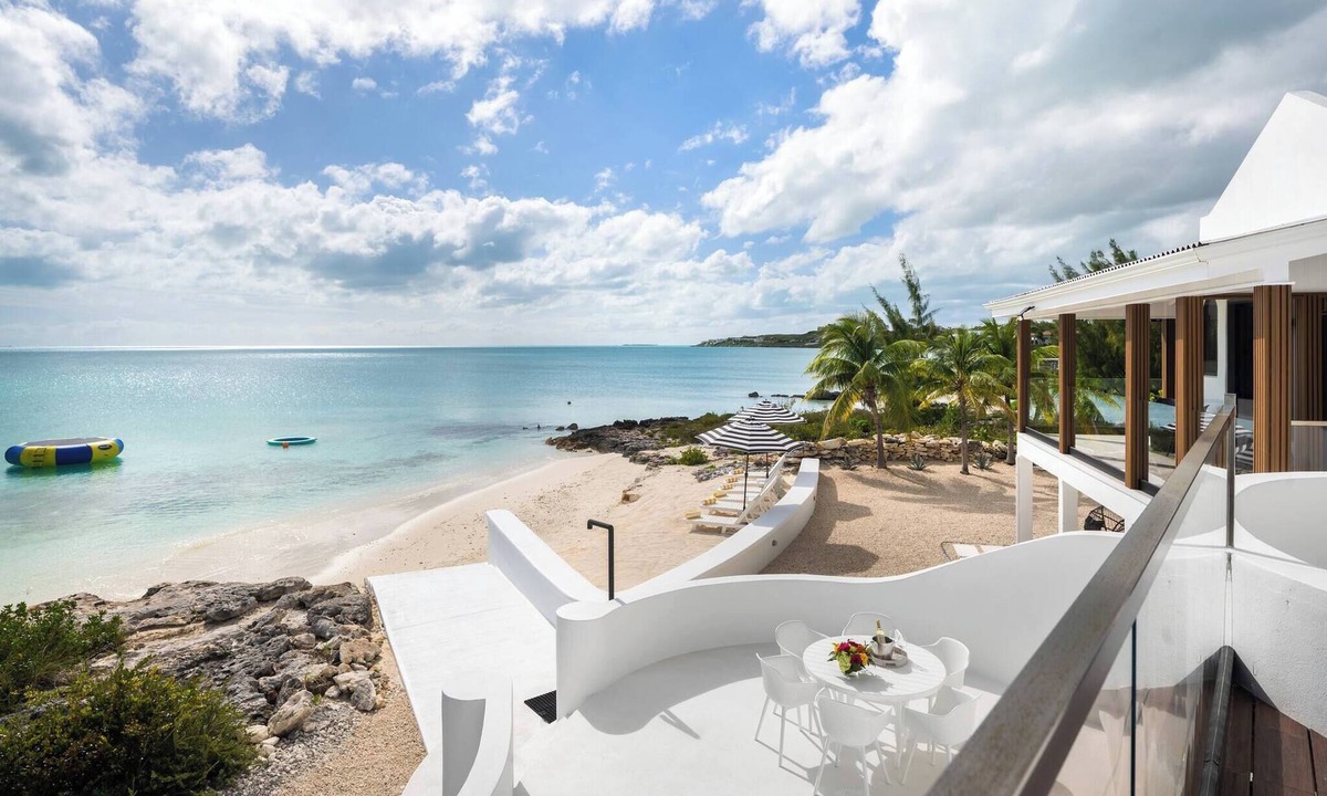 Venetian Road Settlement Villa | Opaline Villa 2Br 1Bath Ocean Front Luxury