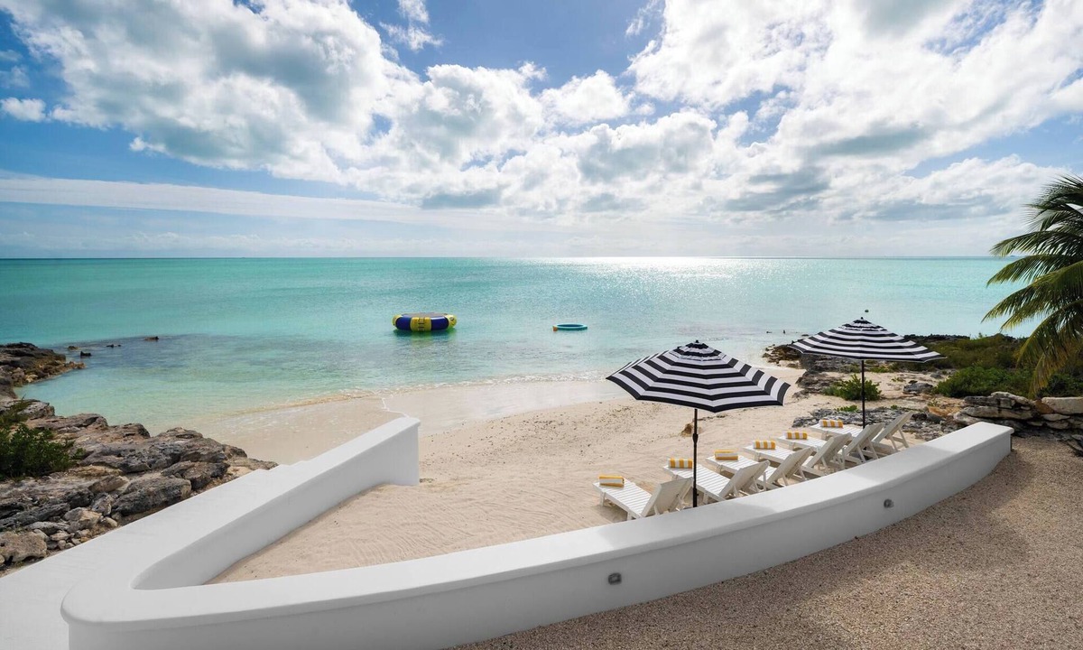 Venetian Road Settlement Villa | Opaline Villa -3BR 2bath Oceanfront