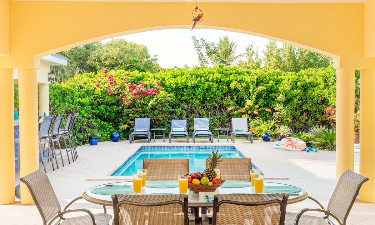 Leeward Settlement Villa | Perroquet Villa Family Villa near Leeward Beach