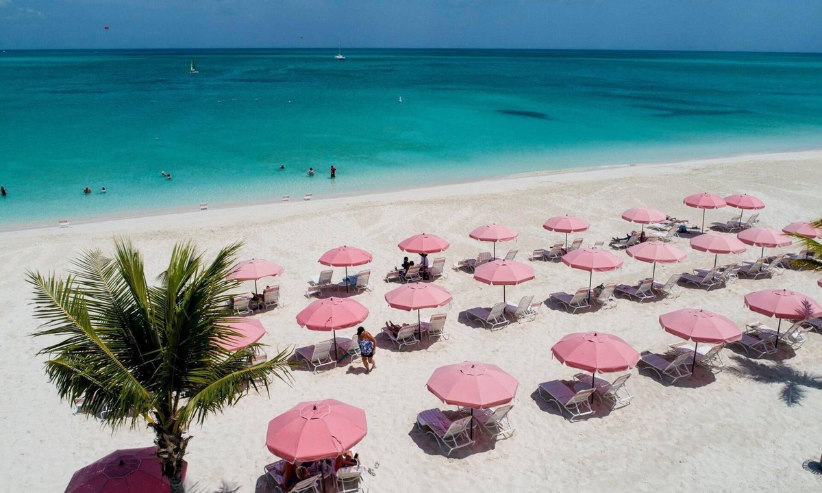 Grace Bay Condo | PRIME LOCATION on Grace Bay! The Plaza at Ocean Club West