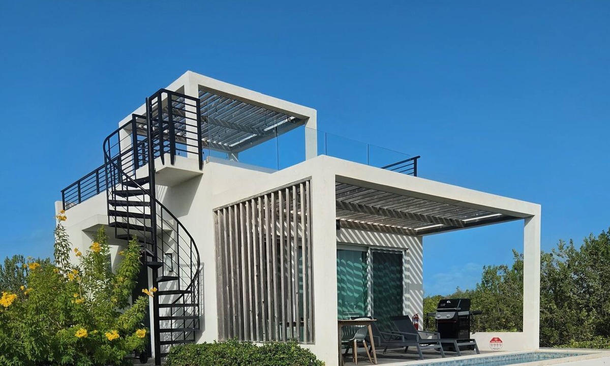 Ocean Point House | Private Pool Villa | Walk to Sapodilla Bay | Stunning Chalk Sound Views