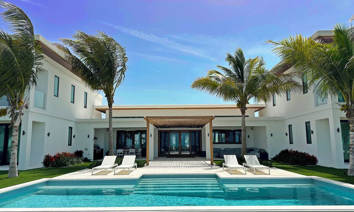 Long Bay Hills House | Private Spacious Four bedroom Villa with Ocean View a few miles from Grace Bay