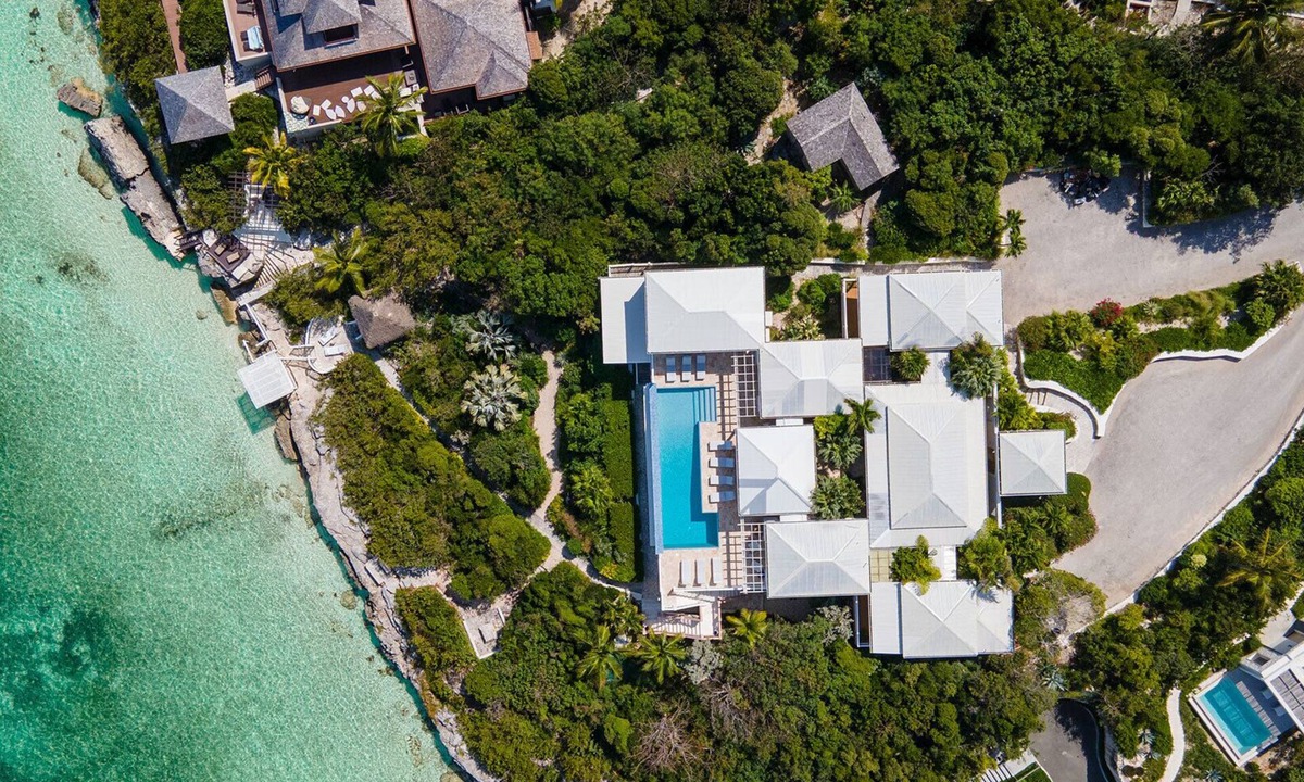 Providenciales Villa | Reef Tides Beach House Available as either a two-, three- or four-bedroom villa, priced accordingly.