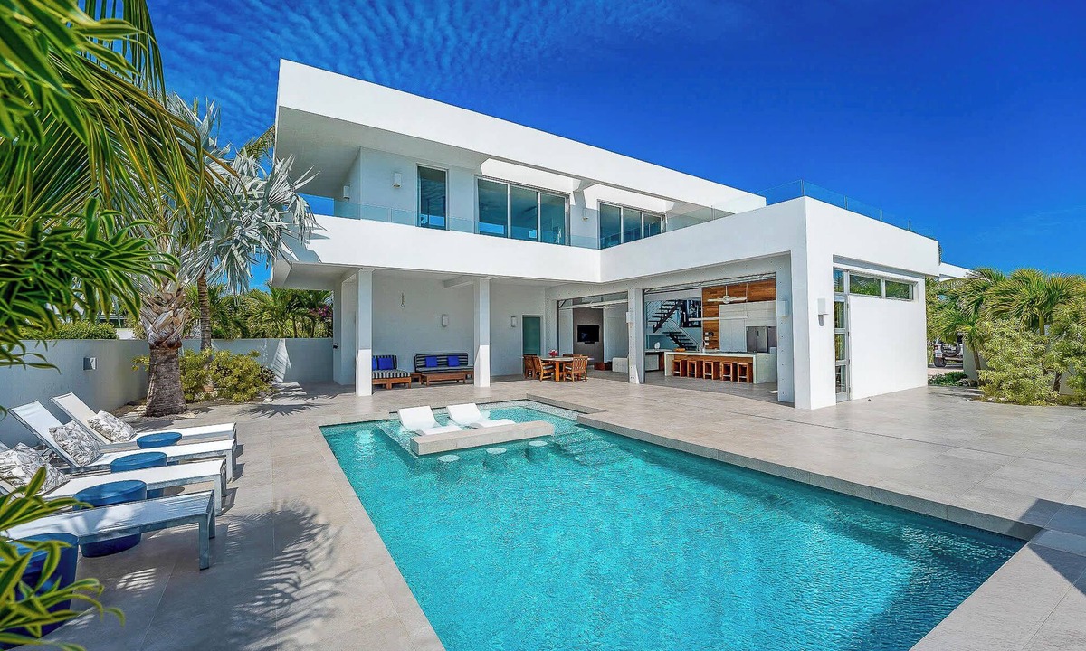 Long Bay Villa | Top-Rated Seaside Villa with Pool - White Villas