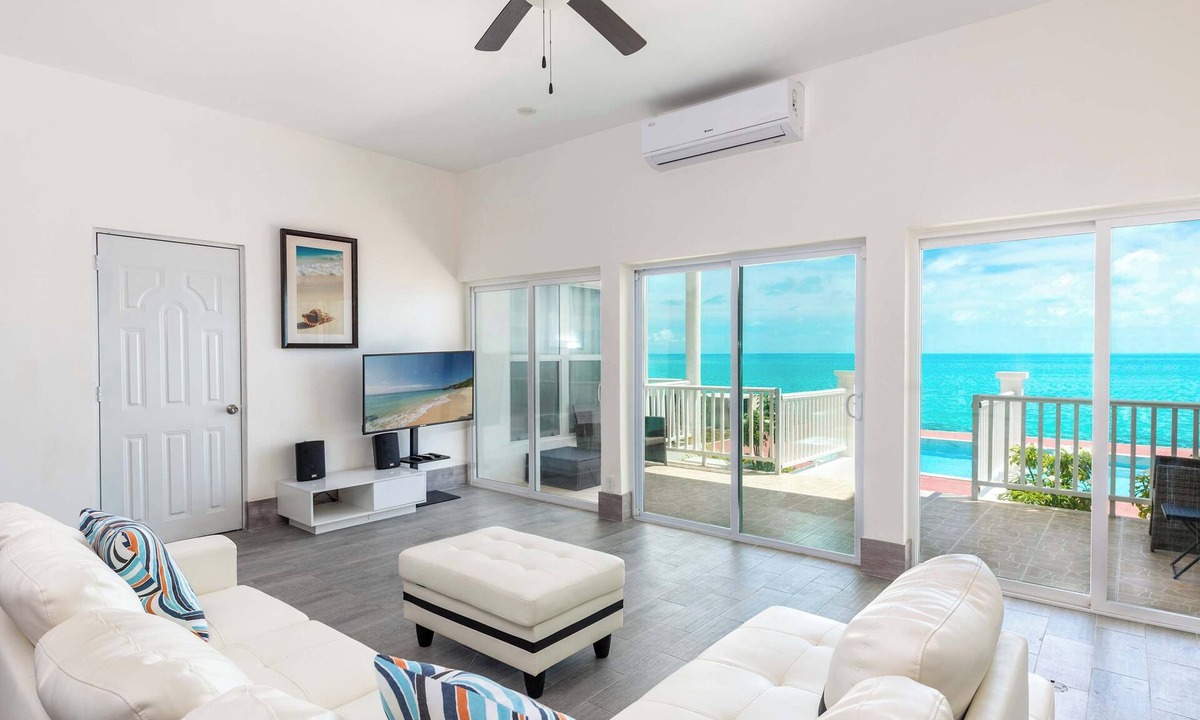 Juba Sound Apartment | Turtle Tail Home with Ocean Views & Pool Access