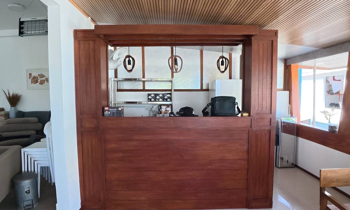 Thulusdhoo Island Hotel | VelaaOlhu - Turtle Hive Thulusdhoo