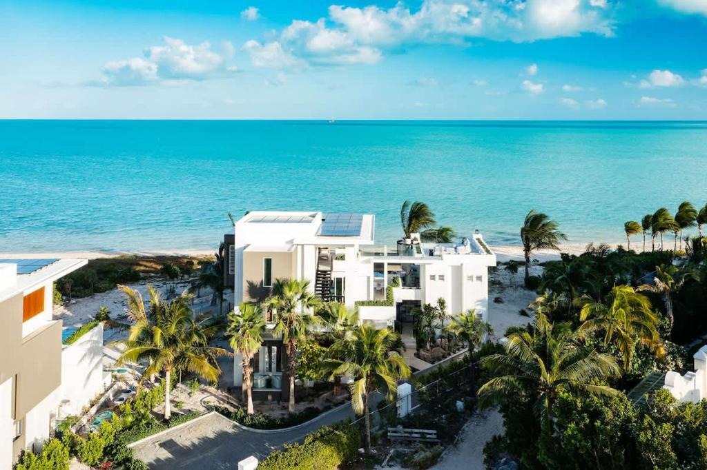 Long Bay Villa | Villa 1 Blue Lagoon 4 Br