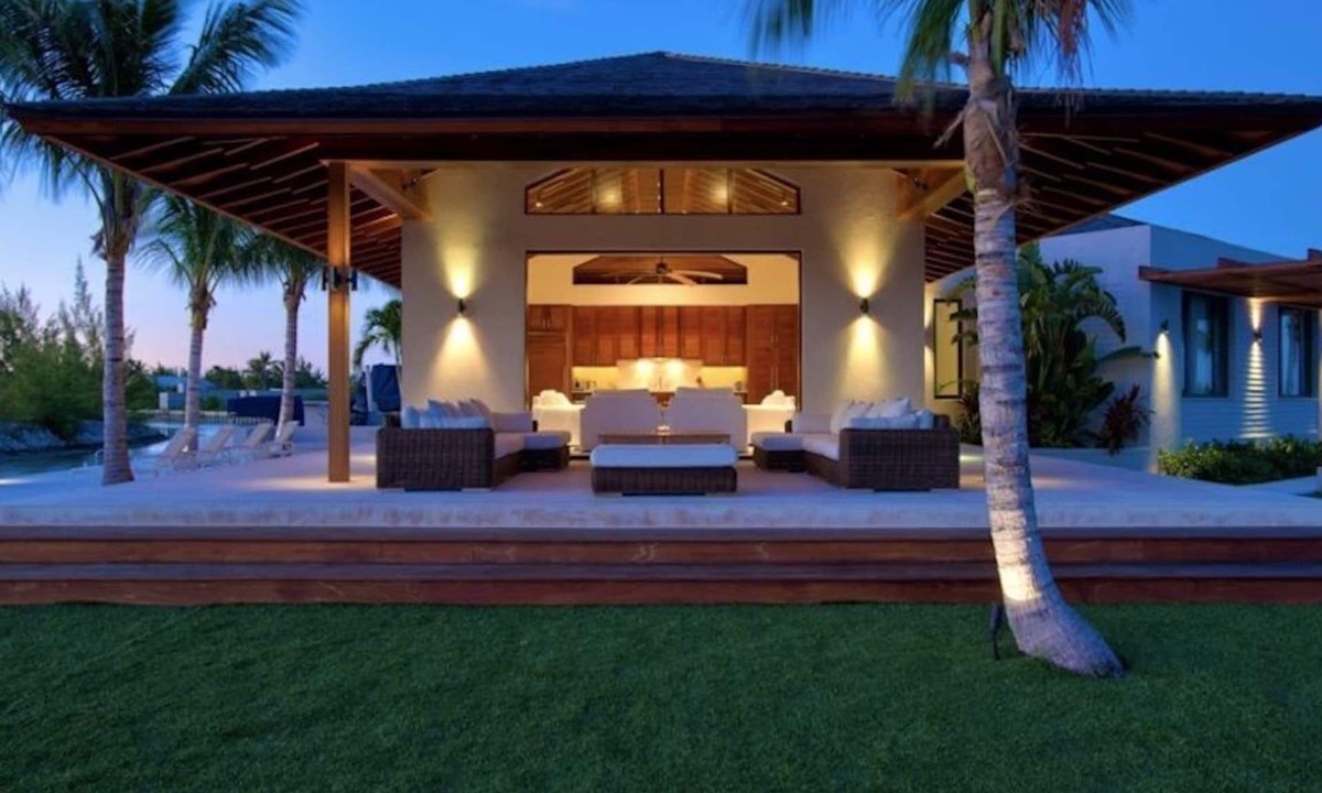 Leeward Settlement House | Villa - Canal Front - Large Sun Deck- Outdoor Lounge/Covered Veranda