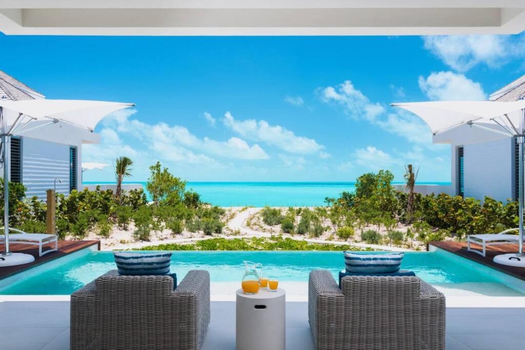 Long Bay Hills Villa | Villa Hyperion - Long Bay Beach