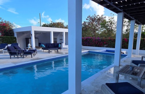Leeward Settlement Villa | 10% off nightly rate Promo for stay: Aug 10 to Nov 10 2026 Private Villa & Pool