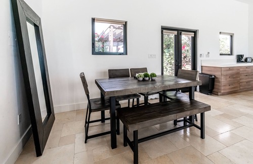 Juba Sound Villa | 3 bed Beachfront Villa Private Pool Direct Beach Access Kayaks!