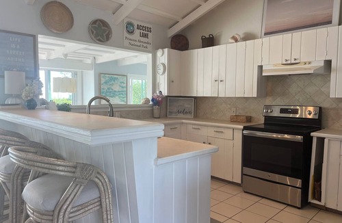 Providenciales House | 4 BEDROOM VILLA WITH POOL ON GRACE BAY BEACH! FABULOUS VIEWS FROM EVERYWHERE!