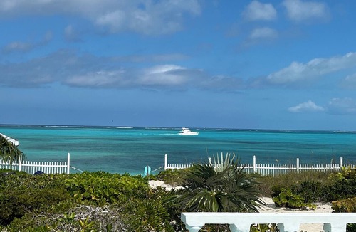 Providenciales House | 4 BEDROOM VILLA WITH POOL ON GRACE BAY BEACH! FABULOUS VIEWS FROM EVERYWHERE!