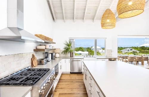 The Bight Villa | AMANERA "peaceful water" NEW Villa with Ocean View - Walk to Beach