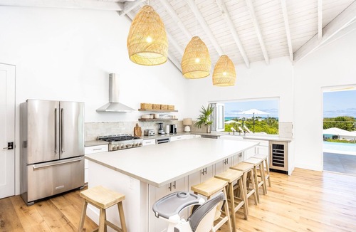 The Bight Villa | AMANERA "peaceful water" NEW Villa with Ocean View - Walk to Beach