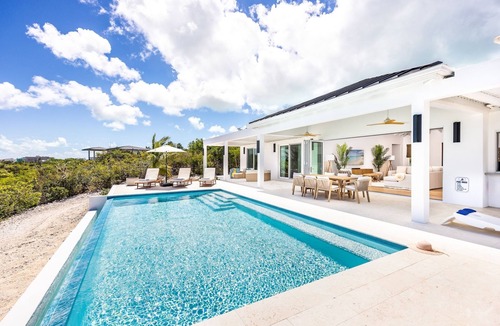 The Bight Villa | AMANERA "peaceful water" NEW Villa with Ocean View - Walk to Beach