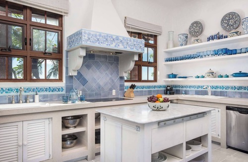 Venetian Road Settlement Villa | Bajacu Villa