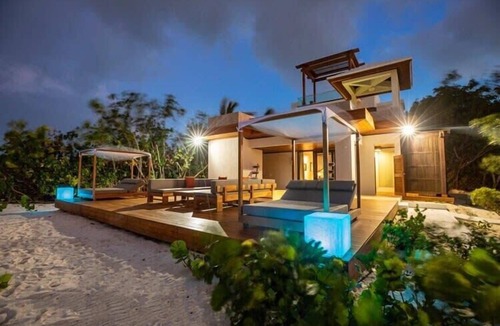 Providenciales Villa | Beach Cake – A Stylish Beachfront Hideaway at Turtle Cove, Providenciales