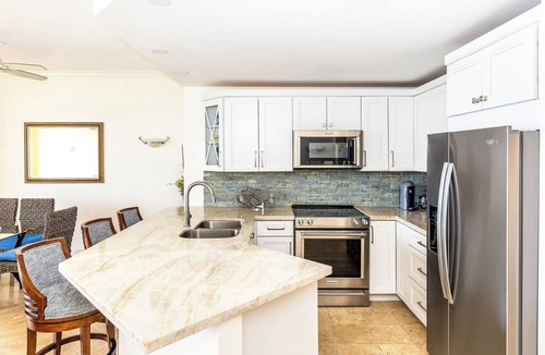 Grace Bay Condo | BEACHFRONT PH 302 Grace Bay Villa Renaissance -No car needed. Sept-Nov 10% off.