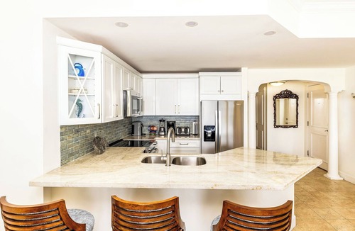 Grace Bay Condo | BEACHFRONT PH 302 Grace Bay Villa Renaissance -No car needed. Sept-Nov 10% off.