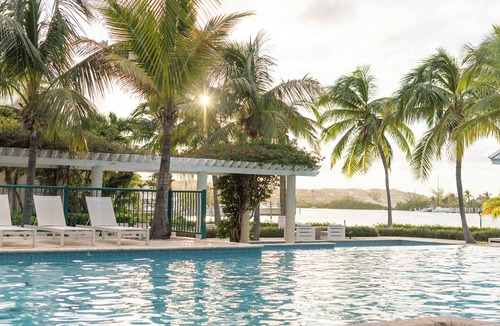 The Bight Condo | Beautiful Marina View, 5 minute walk from Grace Bay Beach