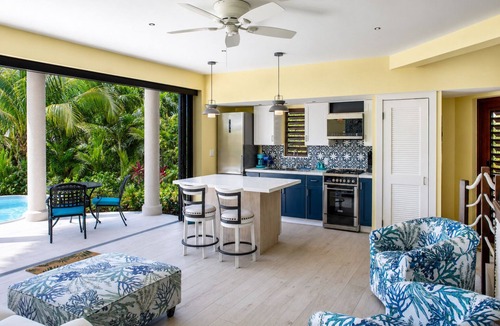 Leeward Settlement House | BRAND NEW BEACH BUNGALOW! Romantic, Tropical, Quiet