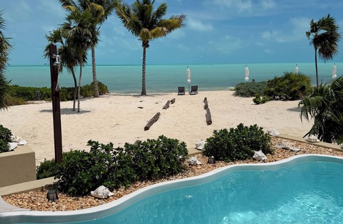 Leeward Settlement House | BRAND NEW BEACH BUNGALOW! Romantic, Tropical, Quiet