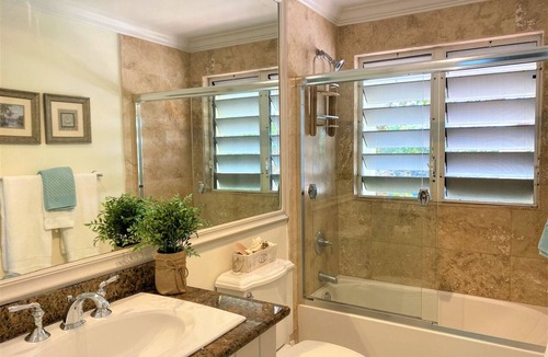 The Bight Villa | Breathtaking Ocean Views, Private Pool 5 Min to Beach, Granny suite capability
