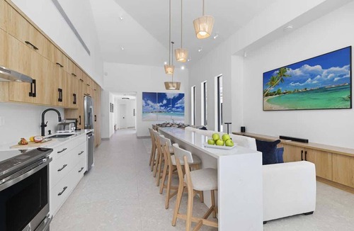 Leeward Settlement Villa | Canalfront Turks & Caicos Villa w/Infinity Pool