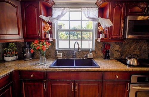 Ocean Point House | Chalk Sound Waterfront: Pool, Spa Tub & Kayaks