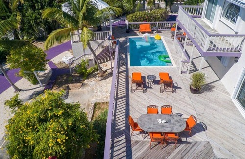 Ocean Point House | Chalk Sound Waterfront: Pool, Spa Tub & Kayaks