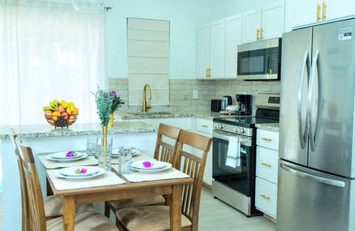 Ocean Point House | Charming Cozy Sunset View One-Bedroom Villa