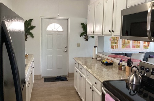 Cockburn Town Condo | Colwins #4 For Families/Couples/Singles Sleeps 4