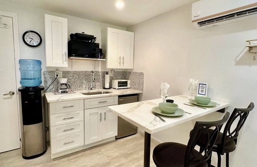 The Bight Apartment | Coral Studio for 2-pool,AC,WiFi,2 min walk to Grace Bay Beach