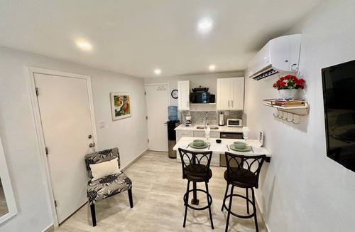 The Bight Apartment | Coral Studio for 2-pool,AC,WiFi,2 min walk to Grace Bay Beach