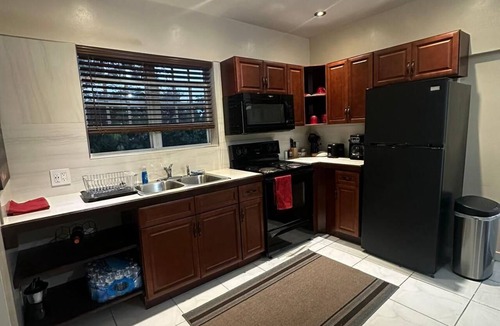 Ocean Point Apartment | Cozy 1bedroom apt in gorgeous Chalk Sound, w/water views/access in the backyard