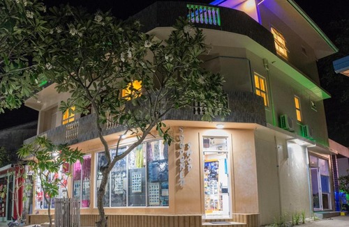 Dhangethi House | CrystaL Dives